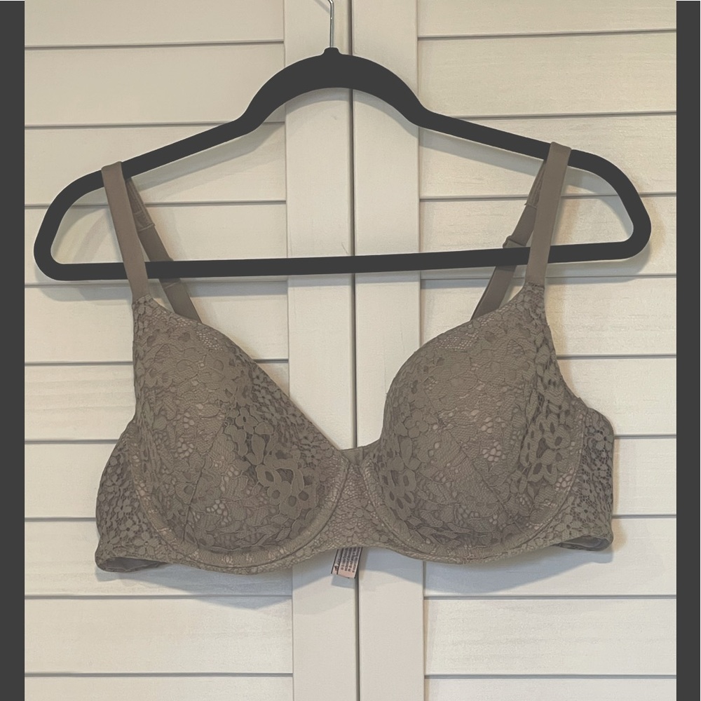 Victoria’s Secret- Lace Underwire Bra